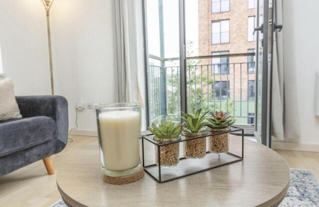 ノバネスト サルフォード アパートメント