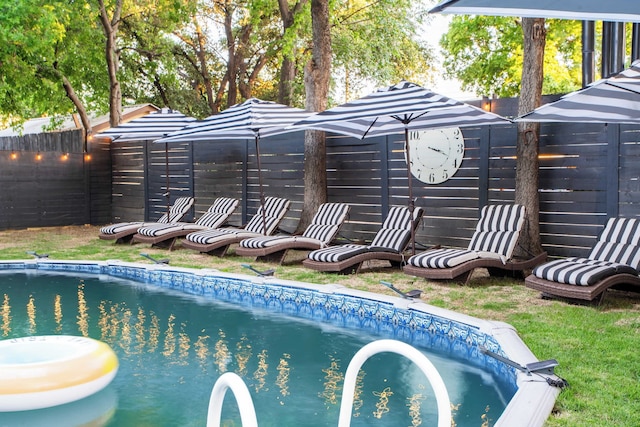 レッドリバー バイ アバンステイ シェアードプール + ホットタブ ダウンタウン オースティン まで 20 ミニッツ