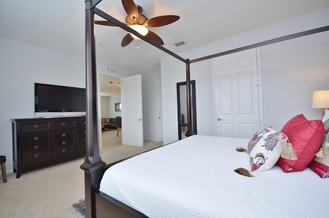 ビューティフル モダン コンド、ニア パークス-2012