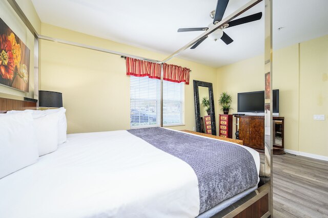 エピック ユニバース ラージ コンド ウィズ プール テーブル, ビスタ ケイ - 2003