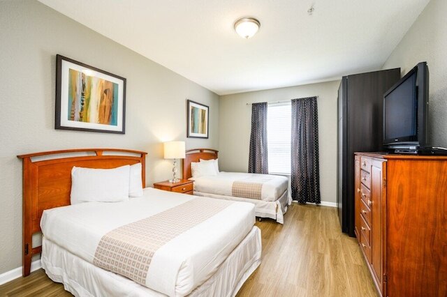 エピック ユニバース 3 ベッドルーム プレミアム レイクビュー コンド - 1012