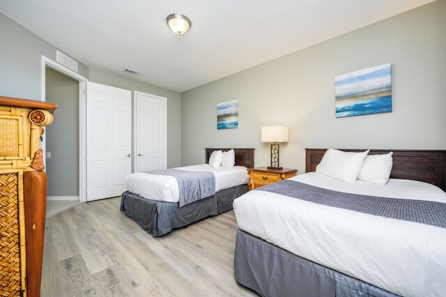 ビューティフル レイク ビュー コンド、ビスタ ケイ-1004