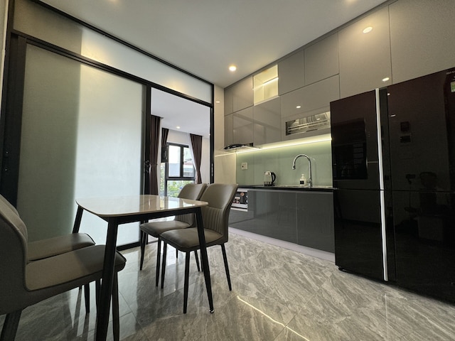 T P レジデンスハウス