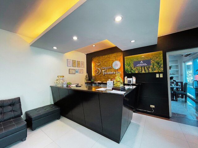 シャイアントラベラーズイン マニラ パワードバイ ココテル