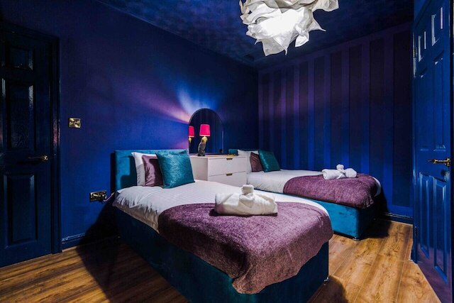 ラージ 5 ベッドルームホーム パーフェクト フォー グループス