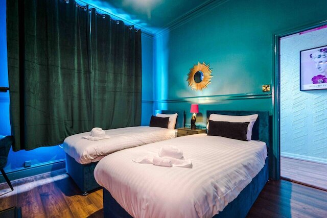 ラージ 5 ベッドルームホーム パーフェクト フォー グループス