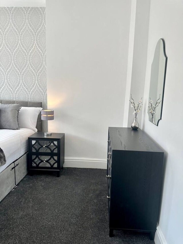 ラージ ファイブ ベッドルーム ホーム ウィズ パーキング