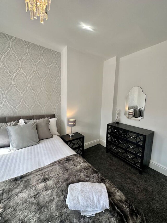 ラージ ファイブ ベッドルーム ホーム ウィズ パーキング