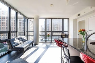 ペンタゴン ラグジュアリー アパートメント