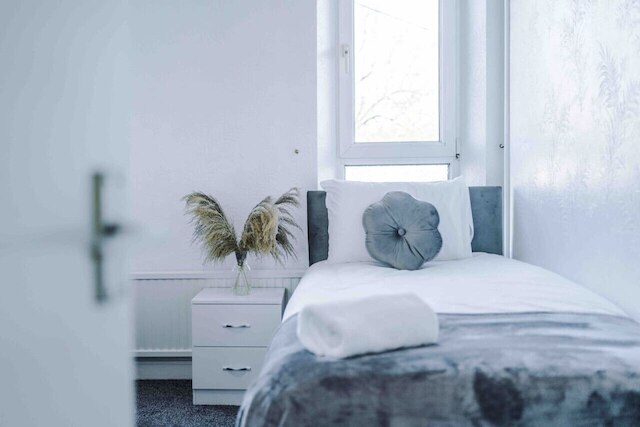 コンフィ フォー ベッドルーム ハウス ウィズ パーキング