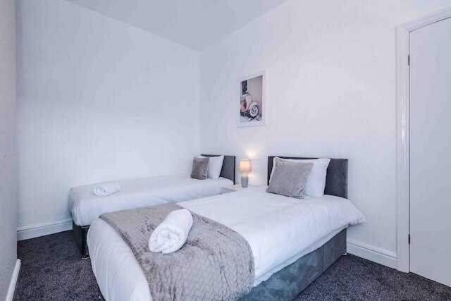 コンフィ フォー ベッドルーム ハウス ウィズ パーキング