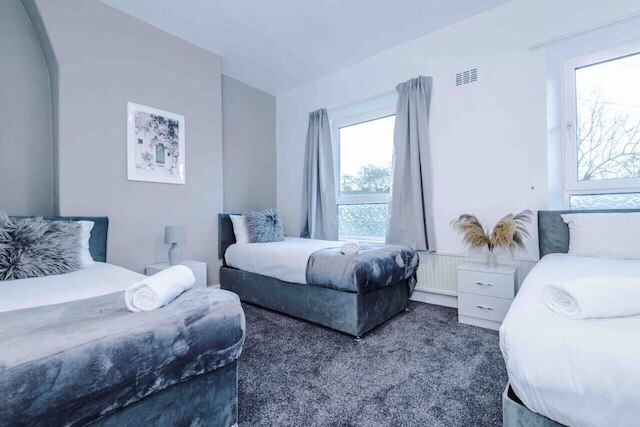 コンフィ フォー ベッドルーム ハウス ウィズ パーキング