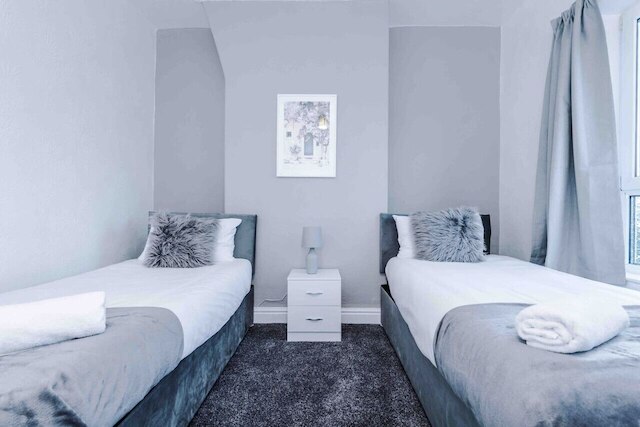 コンフィ フォー ベッドルーム ハウス ウィズ パーキング