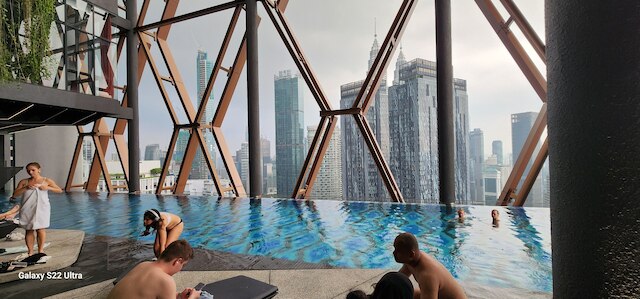 ザ スカーレッツ KLCC