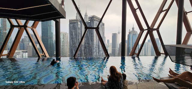 ザ スカーレッツ KLCC