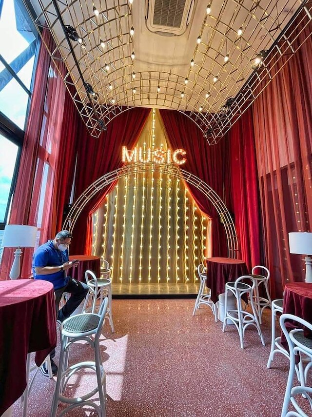 ザ スカーレッツ KLCC