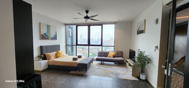 ザ スカーレッツ KLCC