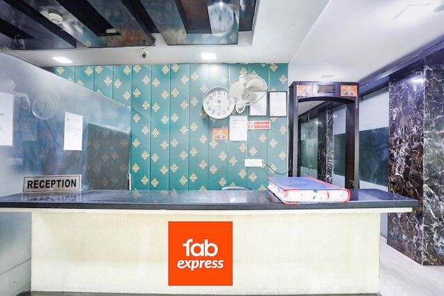 ファブエクスプレス ロータス パレス