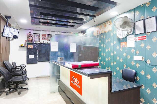 ファブエクスプレス ロータス パレス