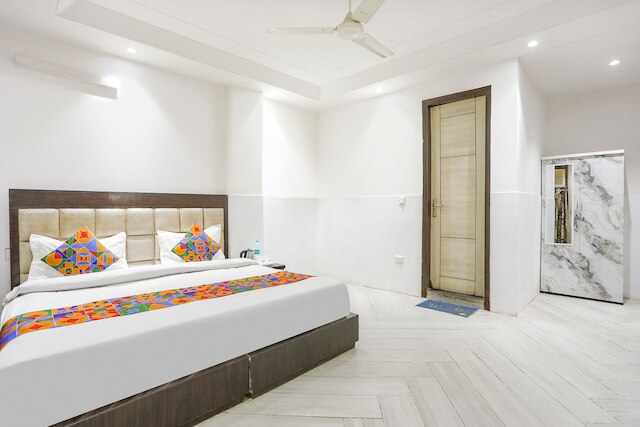 ファブエクスプレス ロータス パレス