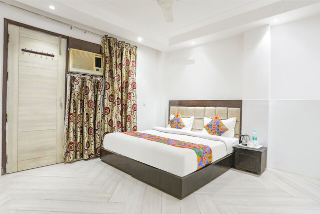 ファブエクスプレス ロータス パレス