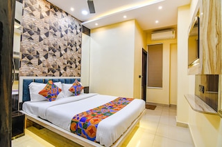 ファブホテル ロイヤル パーク イン