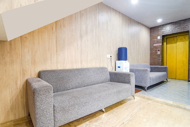 ファブホテル ステイズ イン US コンスルエート