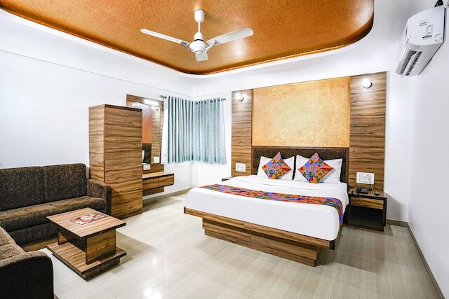 ファブホテル ラトナパレス