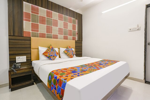 ファブホテル ラトナパレス