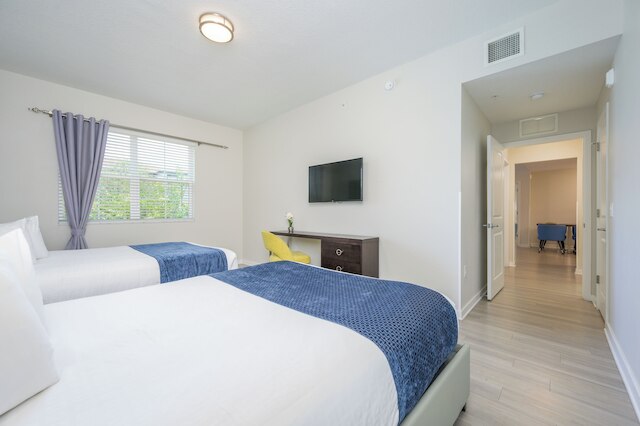 エピックユニバース ブランド ニュー モダン ビスタ ケイ リザーブ コンド - 6005