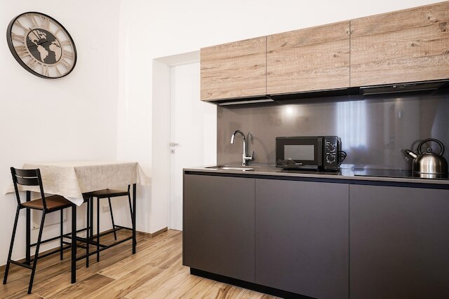 シアモ バーリ - イエロー スタジオ バイ ワンダフル イタリー