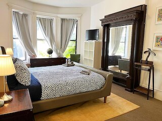 ラブリー ツー ベッドルーム ウィズ パティオ！