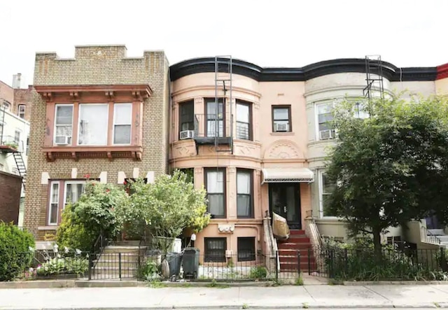 ラブリー ツー ベッドルーム ウィズ パティオ!