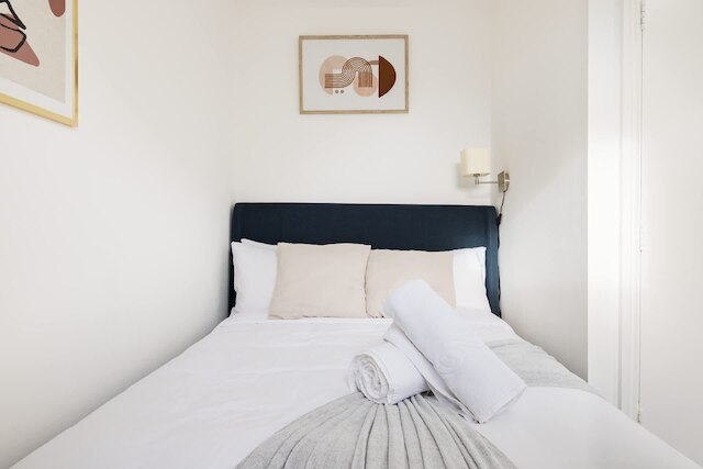 スタイリッシュ 2 ベッドルーム アパートメント - シェパーズ ブッシュ