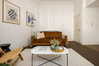 スペーシャス アパートメント ウィズ オフィス リア テラス