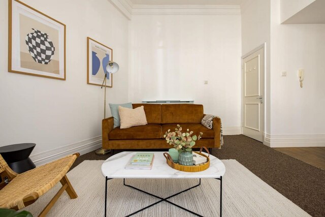 スペーシャス アパートメント ウィズ オフィス リア テラス