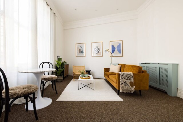 スペーシャス アパートメント ウィズ オフィス リア テラス