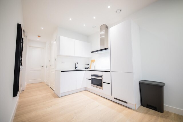 アルファベット 1 ベッドルーム アパートメント Ss177