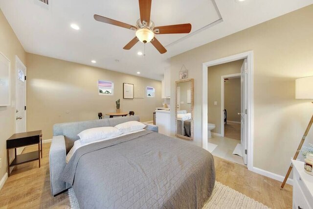 トレンディ サンディエゴ ホーム ウィズ バックヤード アンド ファイヤーピット