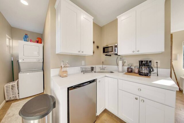 トレンディ サンディエゴ ホーム ウィズ バックヤード アンド ファイヤーピット