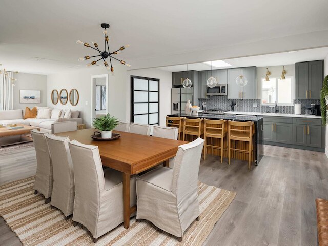 ピースフル 4BR ウィズ ファイア ピット アンド ヒュージ ヤード