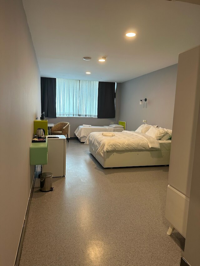 アデランス ホテル