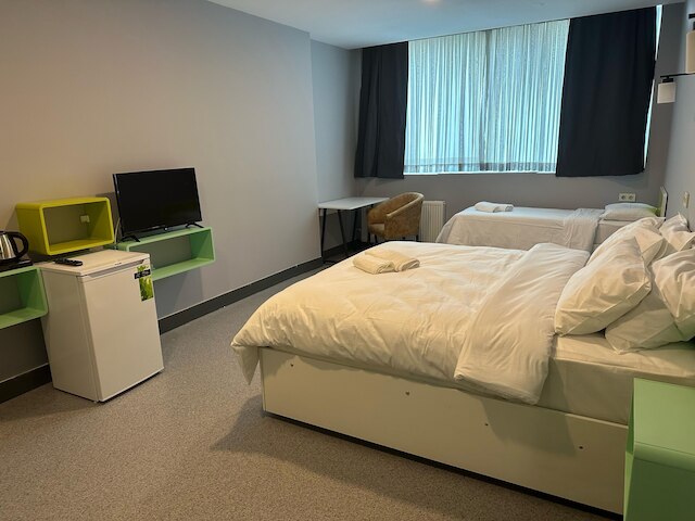 アデランス ホテル