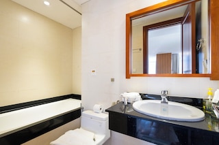 ナイトライフ ランカスター 1ベッドルーム ジムバージャパンタウン