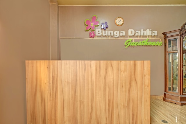 ホテル O ガンビル ニア ジュアンダ ステーション フォーマリー ブンガ ダリア