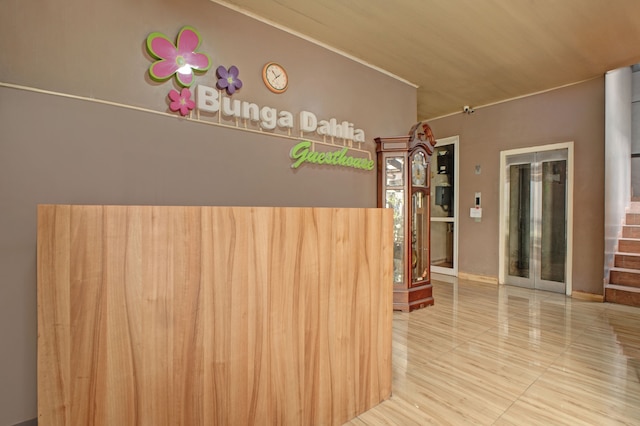 ホテル O ガンビル ニア ジュアンダ ステーション フォーマリー ブンガ ダリア