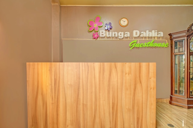 ホテル O ガンビル ニア ジュアンダ ステーション フォーマリー ブンガ ダリア