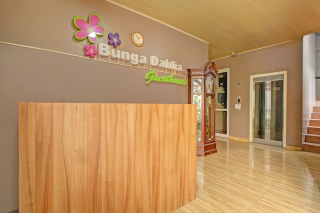 ホテル O ガンビル ニア ジュアンダ ステーション フォーマリー ブンガ ダリア