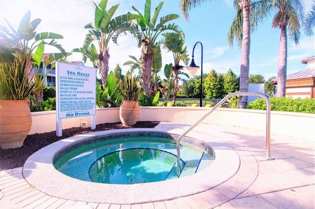 ヘンズ ラナウェイ ビーチ コンド