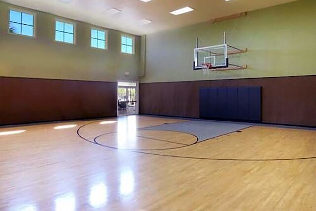 ヘンズ ラナウェイ ビーチ コンド